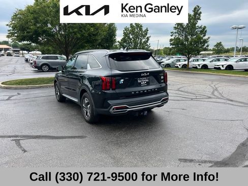 Certified 2022 Kia Sorento S FWD image 8