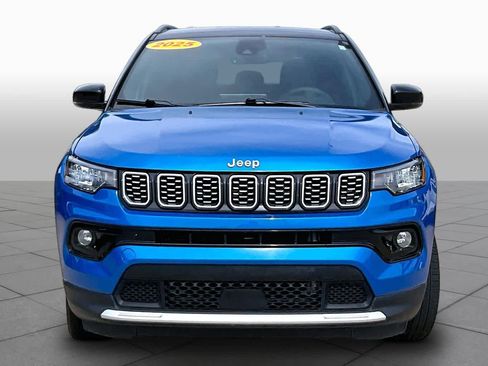 Used 2025 Jeep Compass Limited AWD/4WD image 4