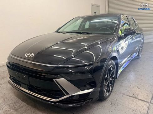 Used 2025 Hyundai Sonata SEL FWD image 2