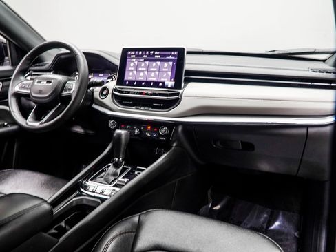 Used 2024 Jeep Compass Limited image 15