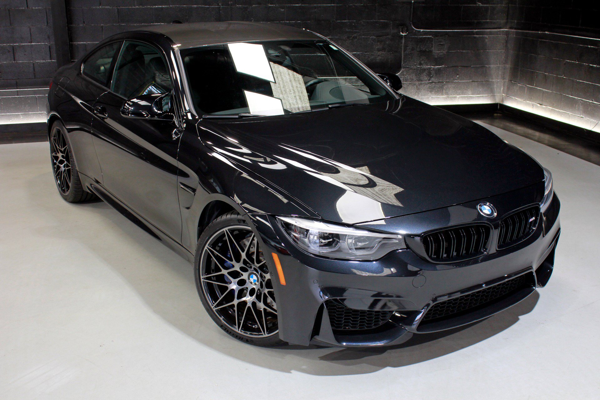Used 2018 BMW M4 Coupe w/ Competition Package RWD image 10
