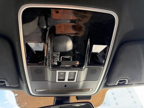 Used 2014 Land Rover Range Rover Supercharged image 28