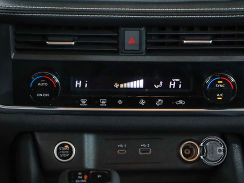 Used 2023 Nissan Rogue SV image 20