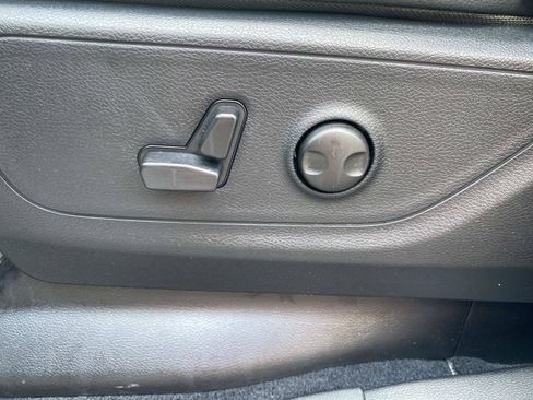 Used 2025 RAM 1500 Big Horn RWD image 24