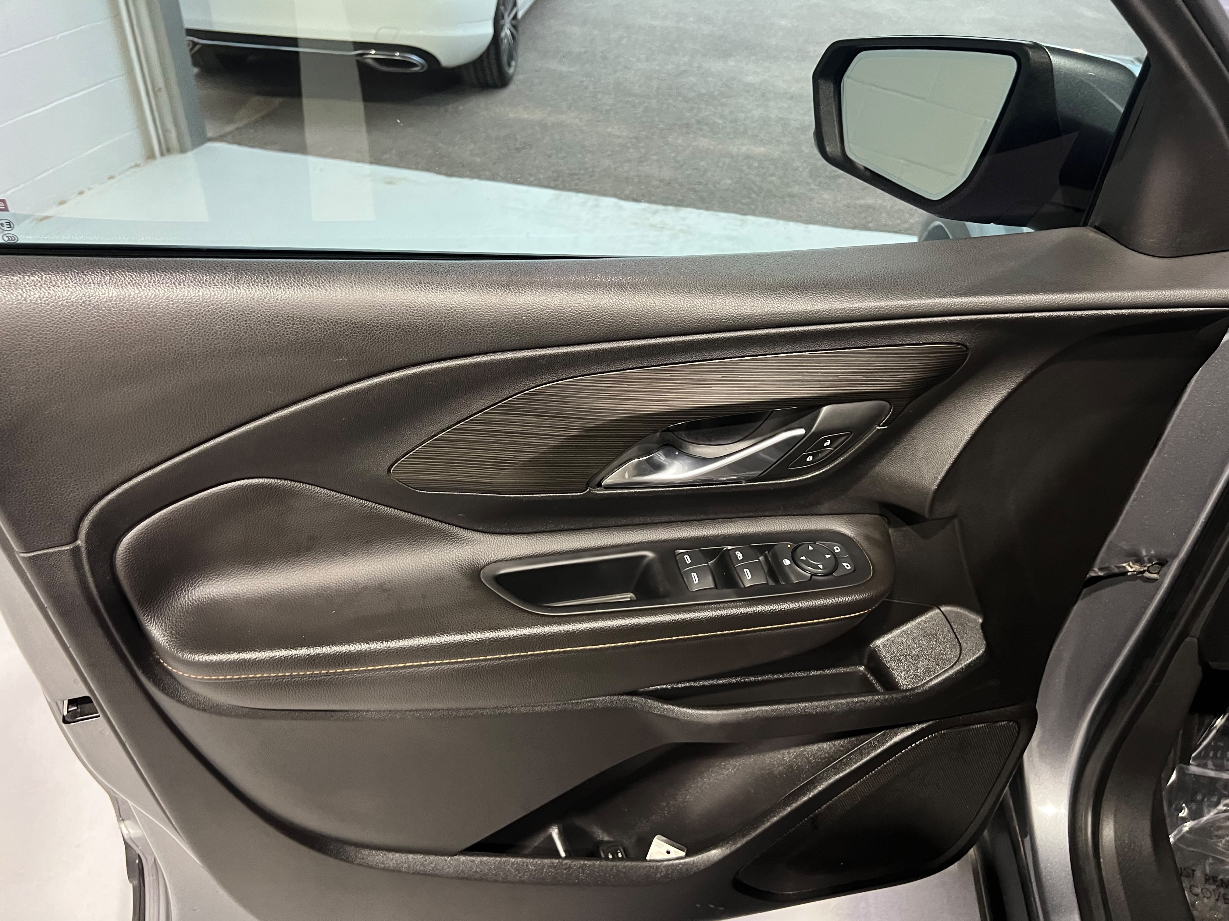 Used 2020 GMC Terrain SLT FWD image 11