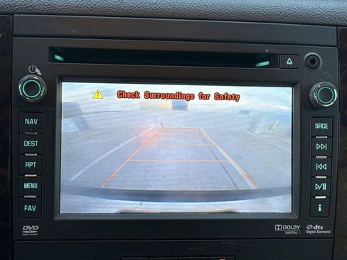 Used 2014 GMC Yukon XL Denali image 18