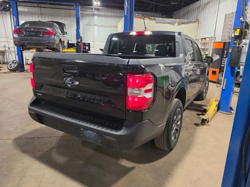 Used 2023 Ford Maverick XLT FWD image 2