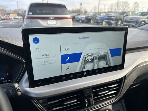 Used 2025 Ford Escape Platinum image 19