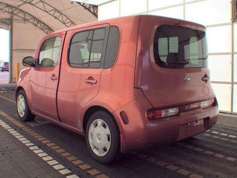 Used 2011 Nissan Cube 1.8 S w/ Interior Designer Pkg FWD image 8