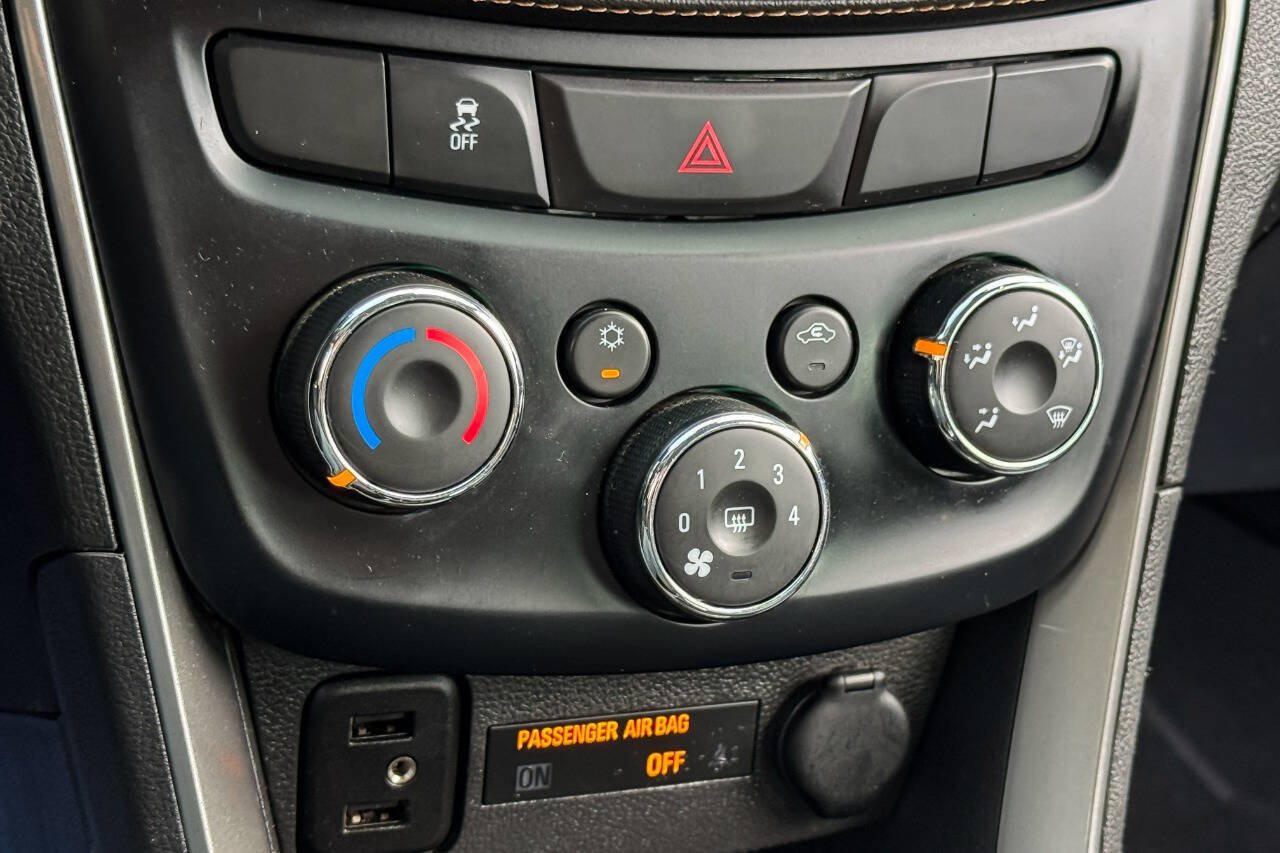 Used 2019 Chevrolet Trax LS AWD/4WD image 22