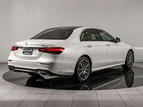 Used 2022 Mercedes-Benz E 450 4MATIC Sedan image 5