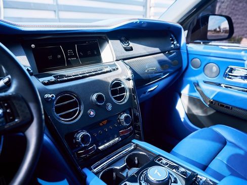 Used 2021 Rolls-Royce Cullinan Black Badge image 71