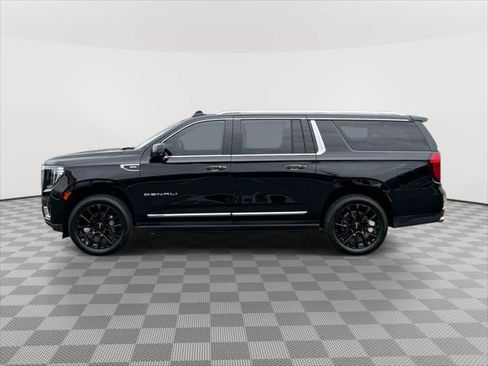 Used 2023 GMC Yukon XL Denali w/ Denali Reserve Package AWD/4WD image 4