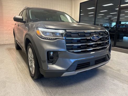 New 2026 Ford Explorer Active w/ Active Comfort Package AWD/4WD image 8
