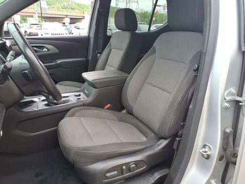 Used 2022 Chevrolet Traverse LT w/ LPO, Cargo Package FWD image 7