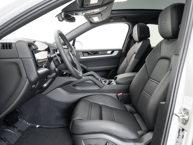 Certified 2026 Porsche Cayenne Coupe AWD/4WD image 5