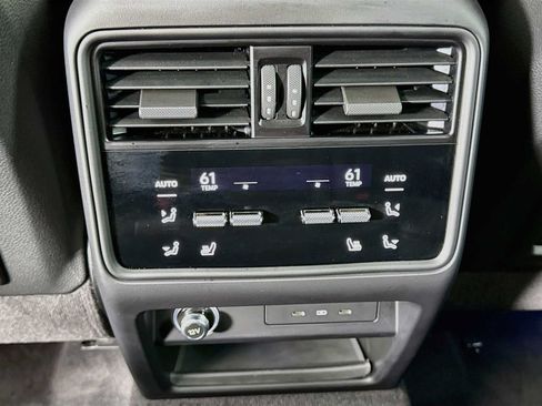 Certified 2025 Porsche Cayenne AWD/4WD image 26