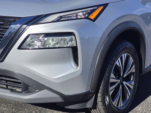 Used 2023 Nissan Rogue SV image 10