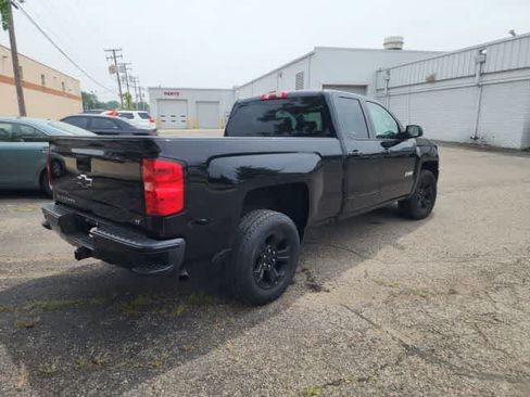 Used 2017 Chevrolet Silverado 1500 LT w/ Midnight Edition AWD/4WD image 17