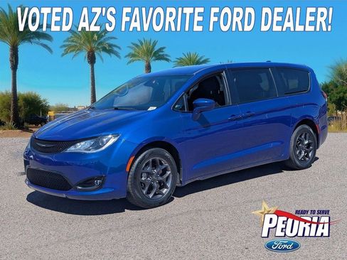 Used 2020 Chrysler Pacifica Touring w/ S Appearance Package FWD image 1