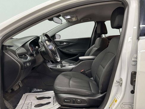 Used 2017 Chevrolet Malibu LT w/ Driver Confidence Package image 12