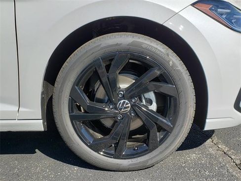 New 2025 Volkswagen Jetta SE image 12