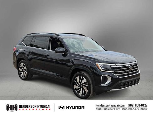 Used 2024 Volkswagen Atlas SE FWD image 2