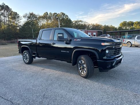 New 2026 Chevrolet Silverado 2500 Custom w/ Custom Value Package image 10