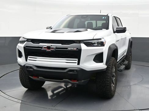 Used 2025 Chevrolet Colorado ZR2 AWD/4WD image 8