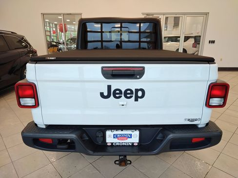 Used 2020 Jeep Gladiator Sport w/ Quick Order Package 24S AWD/4WD image 4