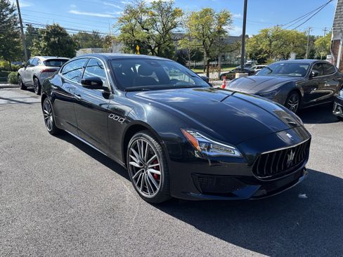Used 2022 Maserati Quattroporte Modena Q4 image 7