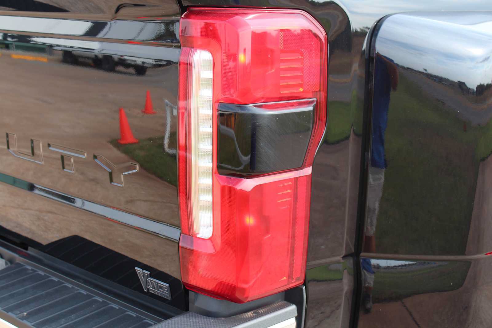 Used 2024 Ford F450 Lariat w/ Lariat Ultimate Package AWD/4WD image 17