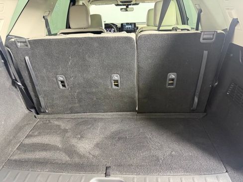 Used 2023 Nissan Pathfinder SL w/ SL Premium Package image 32