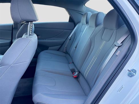 Certified 2025 Hyundai Elantra Sport FWD image 11