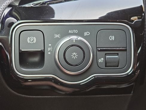 Used 2022 Mercedes-Benz A 220 image 18