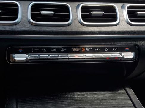 Used 2023 Mercedes-Benz GLS 450 4MATIC image 35