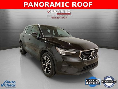 Used 2025 Volvo XC40 B5 Core image 3