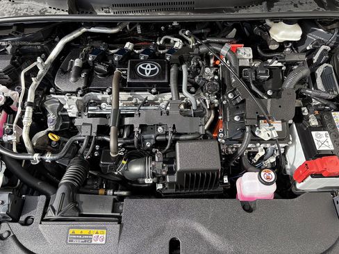 Used 2025 Toyota Corolla SE w/ Convenience Package image 8