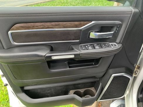 Used 2019 RAM 3500 Laramie AWD/4WD image 11