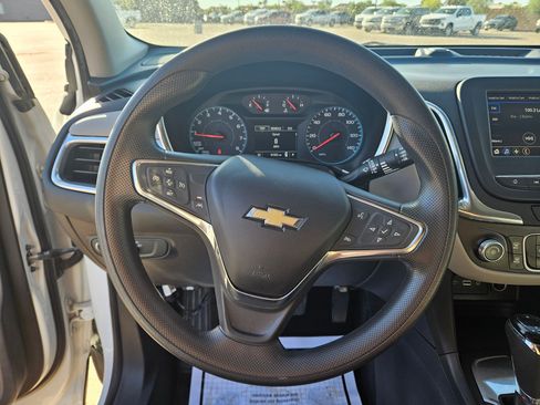 Certified 2020 Chevrolet Equinox LS w/ LS Convenience Package FWD image 13