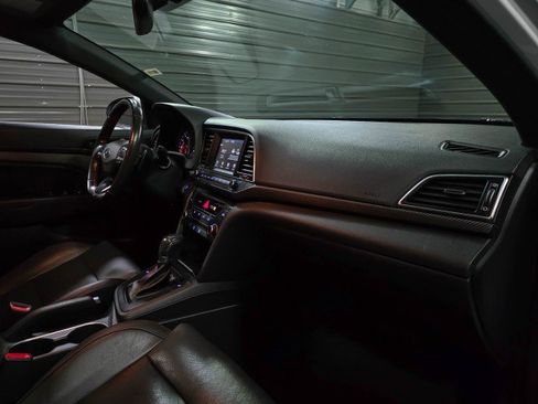 Used 2018 Hyundai Elantra Sport image 12