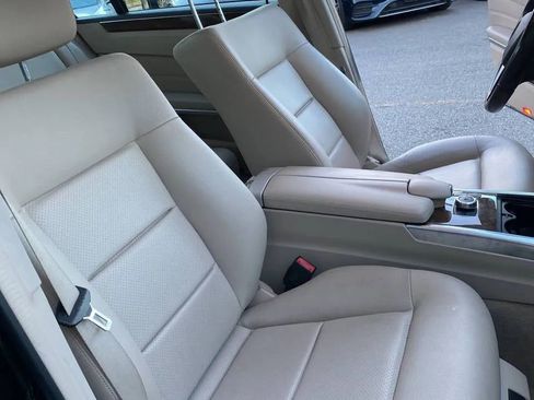 Used 2016 Mercedes-Benz E 350 E 350 4MATIC Sedan 4D image 23
