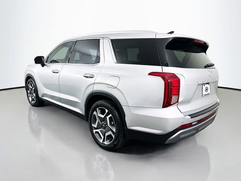 Used 2023 Hyundai Palisade SEL w/ Premium Package FWD image 7