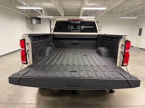 Used 2026 Chevrolet Silverado 2500 ZR2 AWD/4WD image 19