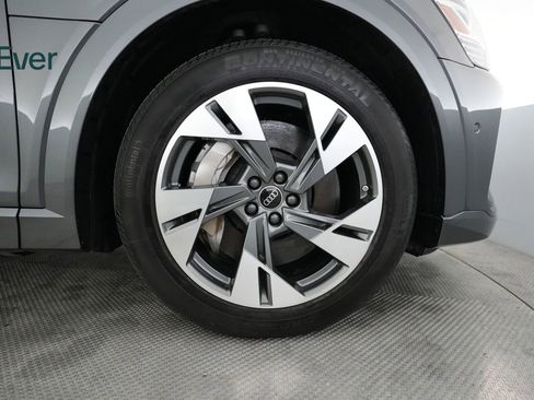 Used 2022 Audi e-tron Premium w/ Convenience Plus Package image 20