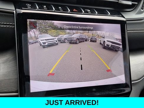 Used 2023 Jeep Grand Cherokee L Limited image 20