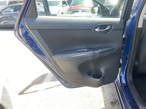 Used 2016 Nissan Sentra S image 18