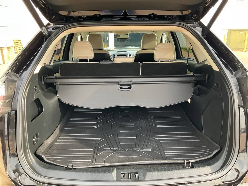 Used 2020 Ford Edge Titanium w/ Cargo Accessory Package FWD image 27