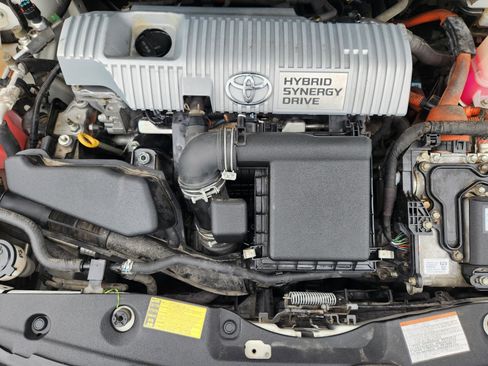 Used 2015 Toyota Prius Two FWD image 32