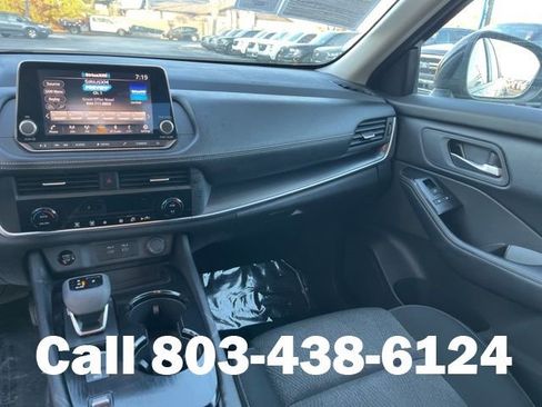 Used 2024 Nissan Rogue SV image 17
